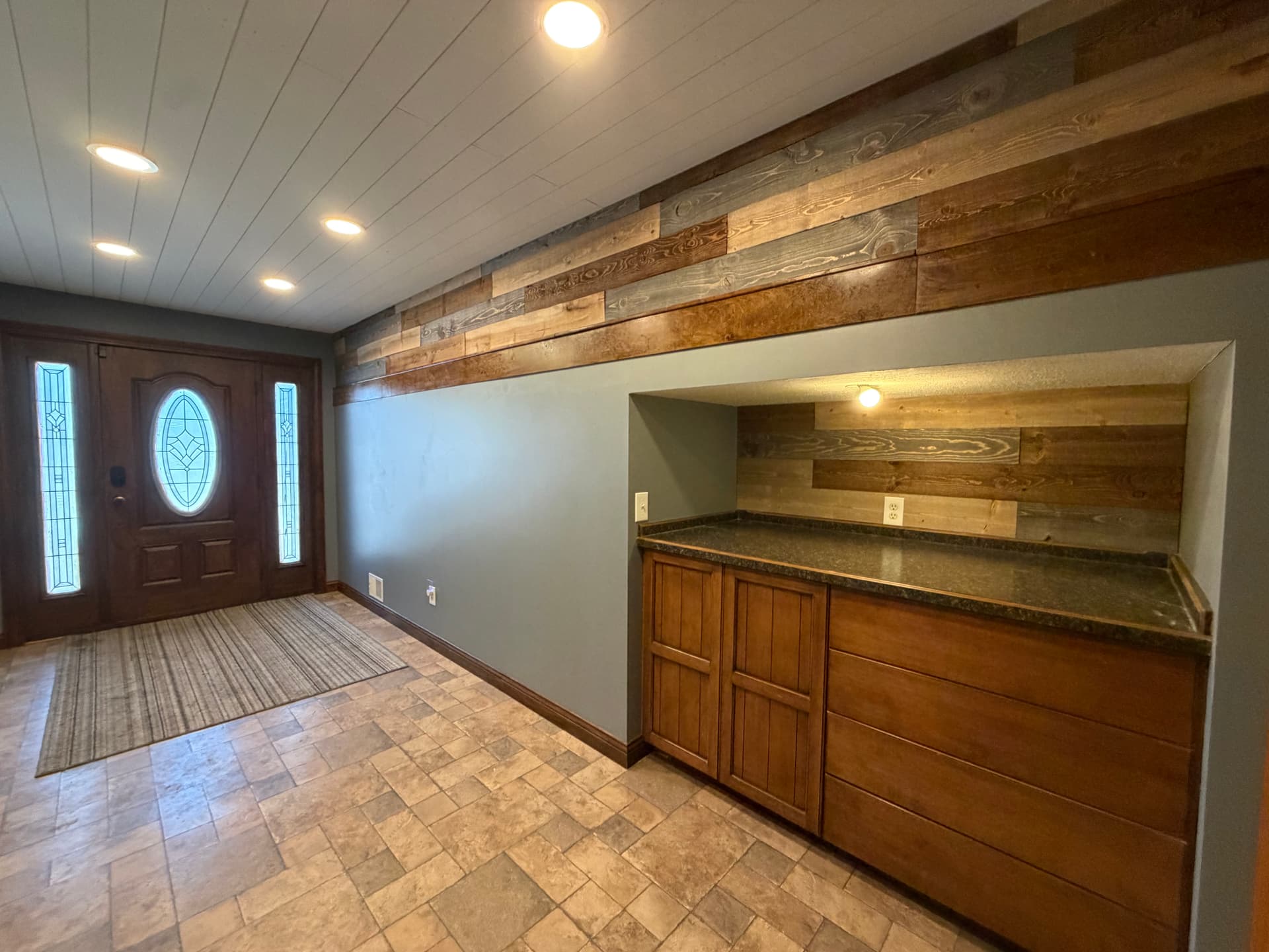 Gallery photos for Entryway Makeover in Zimmerman: Image #2