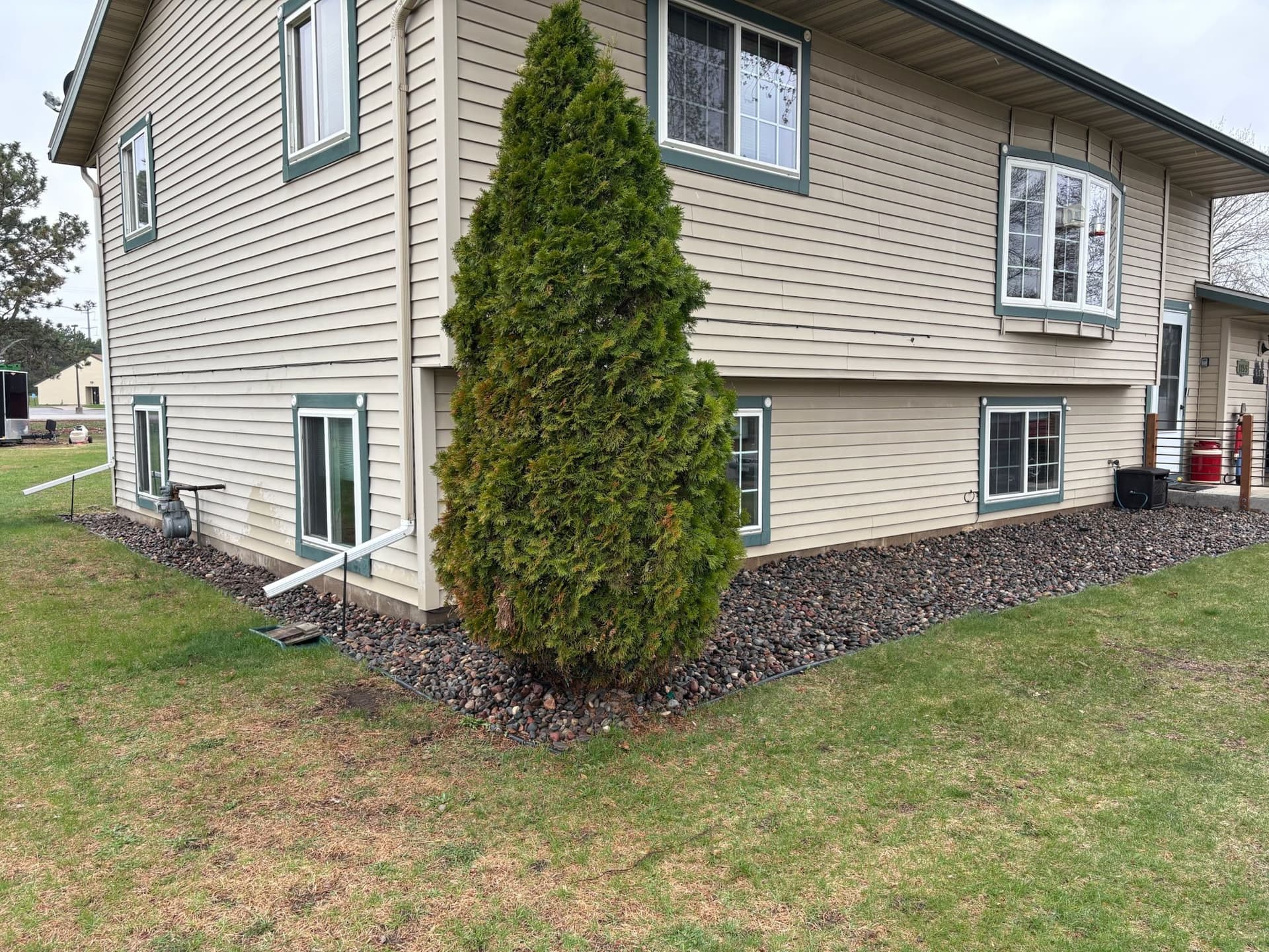 River Rock Bed Border Adds Instant Curb Appeal in Clearwater image