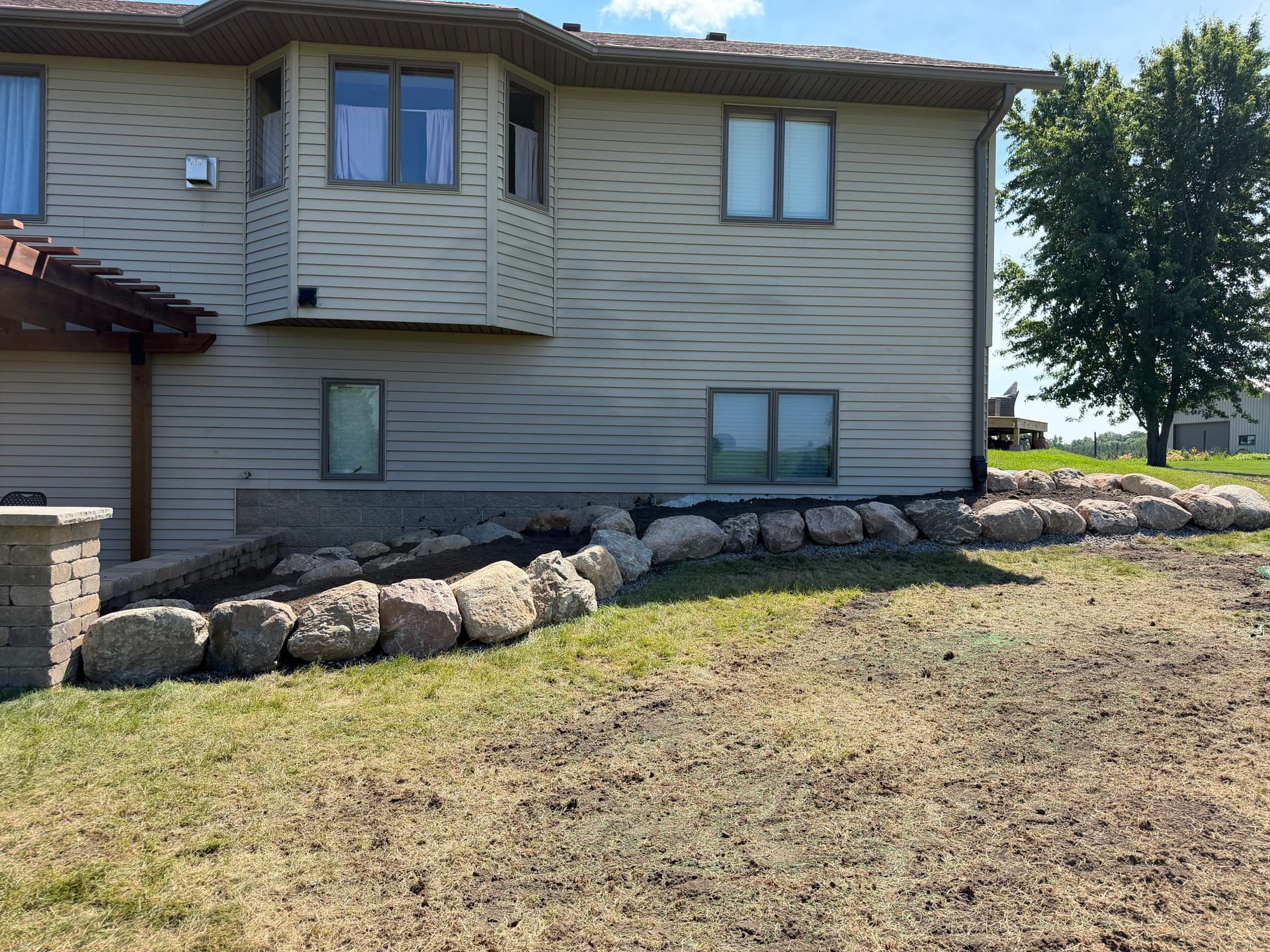 Gallery photos for Retaining Wall and Boulder Flower Bed Build in Clear Water MN: Image #2
