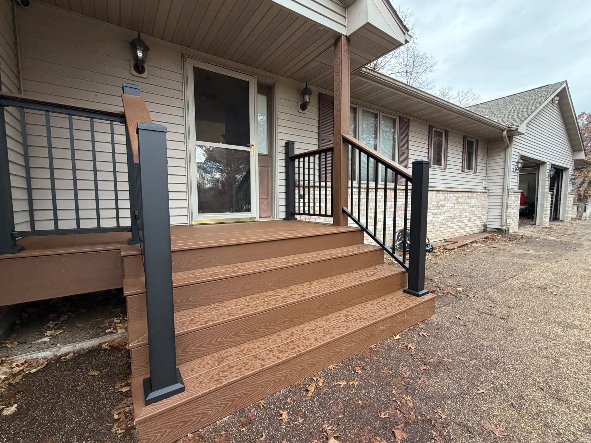 Gallery photos for Composite Deck and Stair Builds Done Right: Image #4