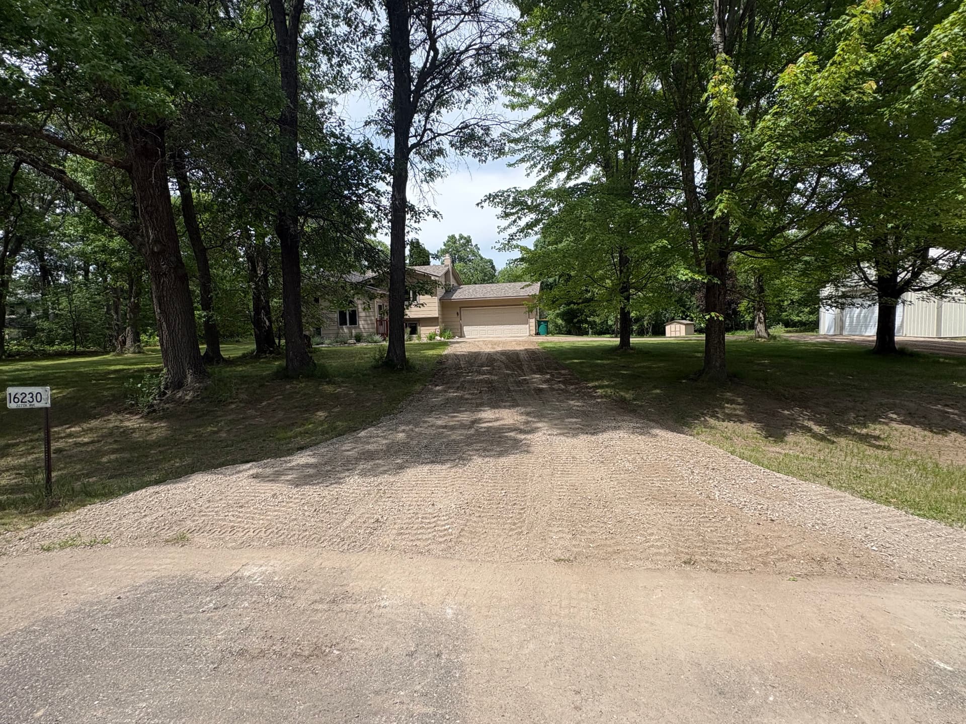 Gallery photos for Gravel Driveway Regrade and Fresh Material Top Layer: Image #1