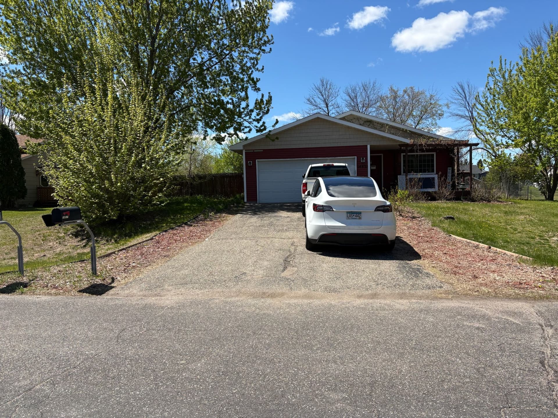 Mulch to Rock Bed Swap Sharpens Curb Appeal in Becker image
